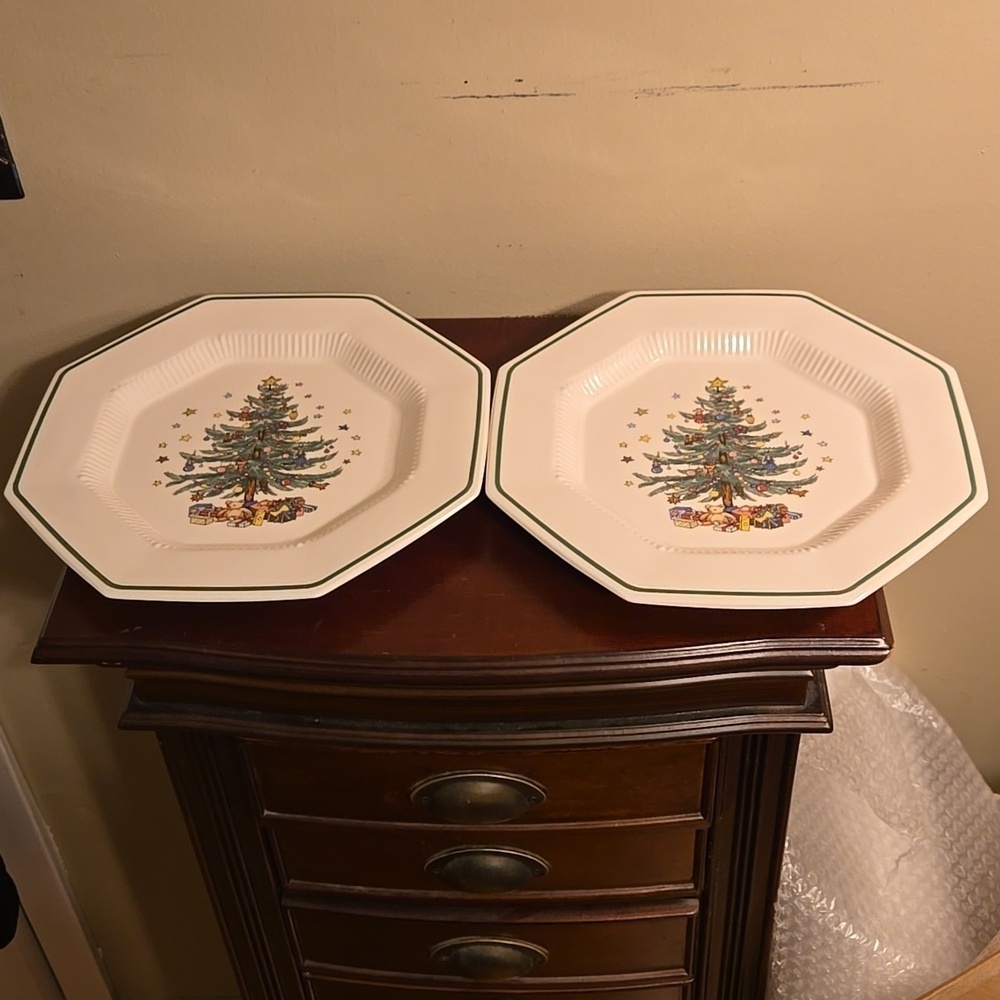 Nikko Christmastime Dinner Plates Set of 2
